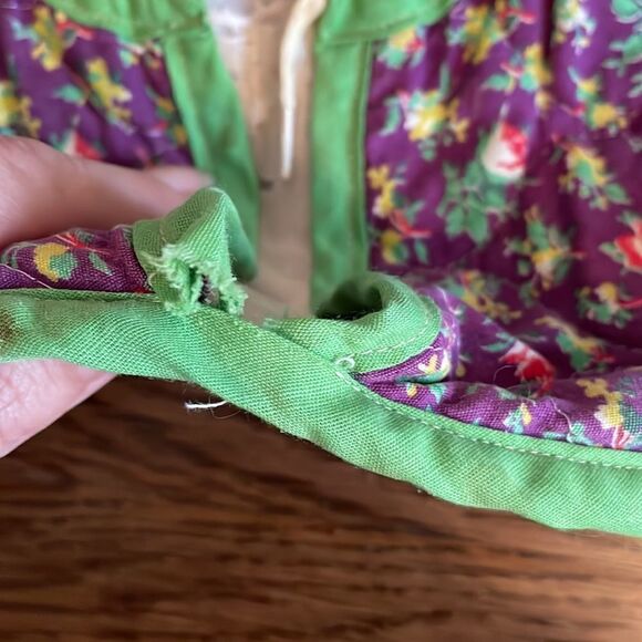 Kitschy Vtg quilted purple & green floral casserole carrier - Picture 5 of 5
